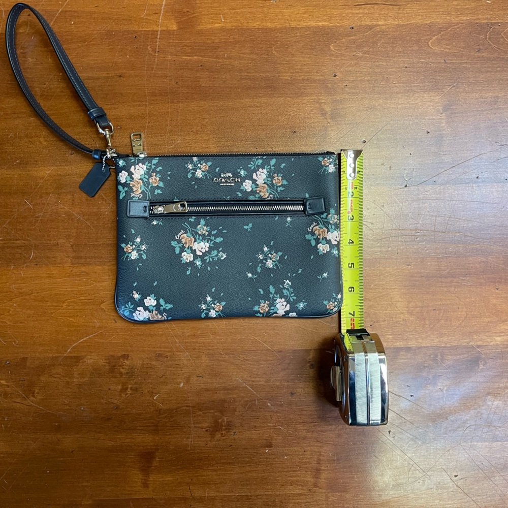 Coach Wristlet - Picture 2 of 7